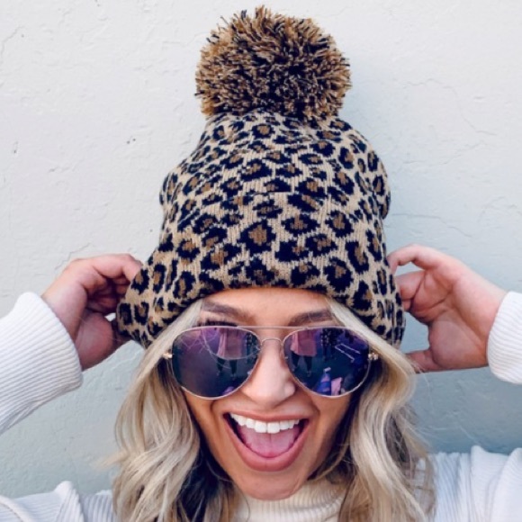 5 ⭐️ Rated Knit Leopard Print Beanie with Pom Pom - Picture 11 of 11